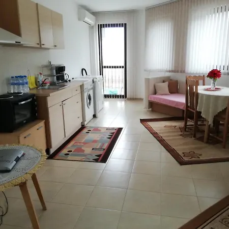 Studio Nisi Apartment
